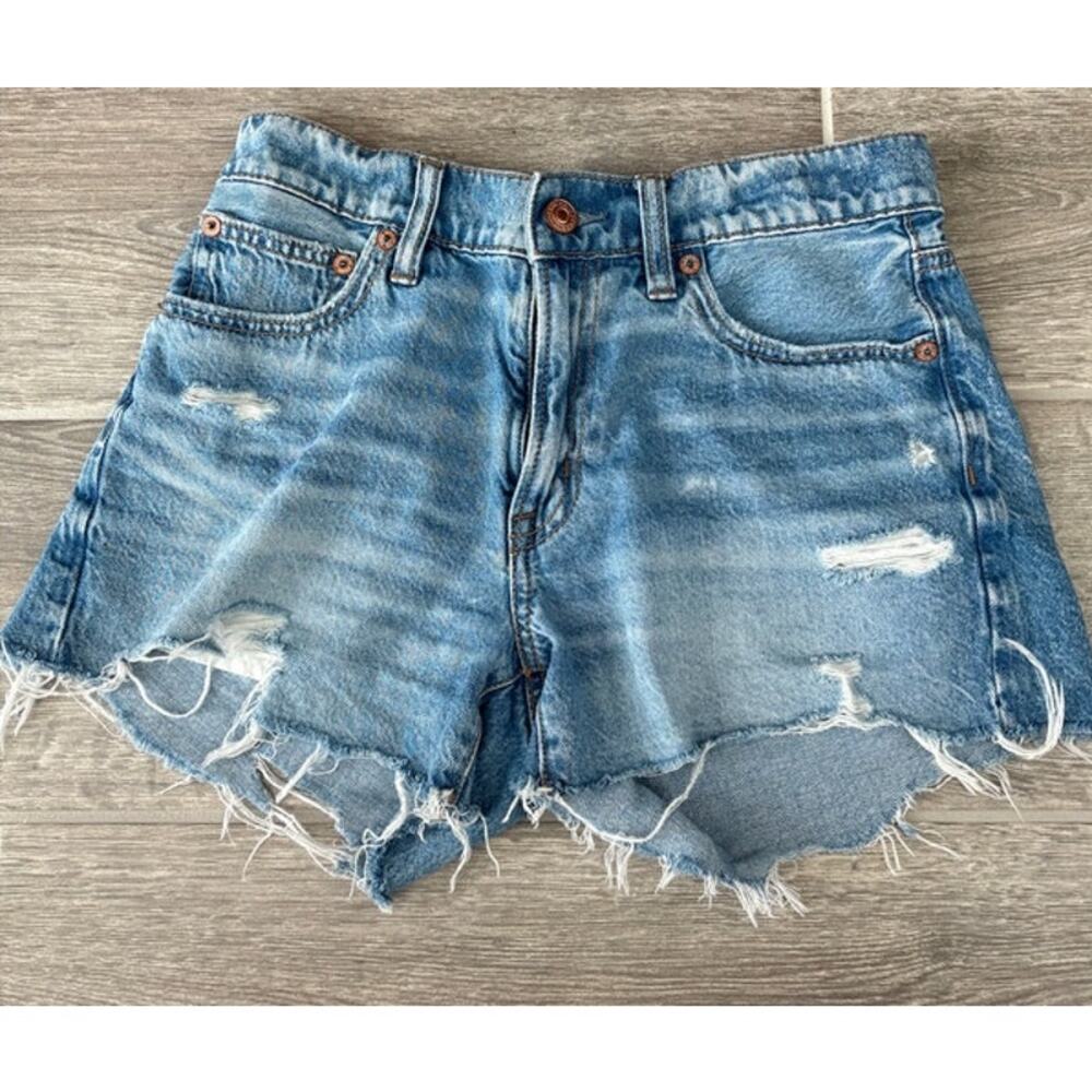 NWOT American Eagle Womens 90s Boyfriend Short Size 00